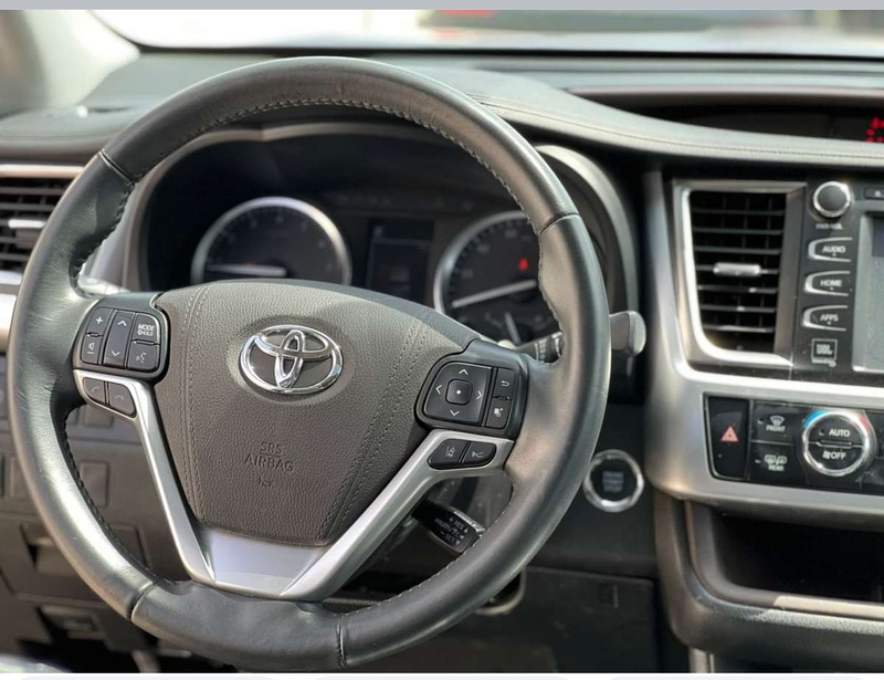 Thumbnail 5 of 2019 Toyota Highlander